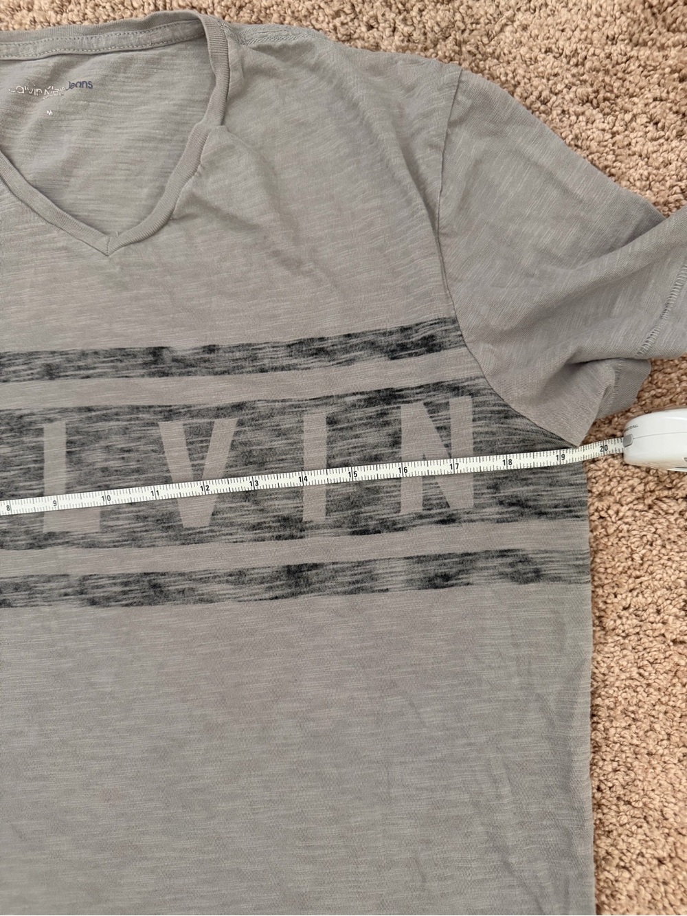 Calvin Klein Jeans Youth Grey V-Neck Graphic Logo T-Shirt Size M - Picture 7 of 11